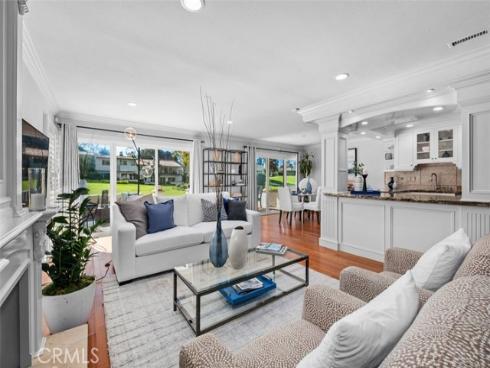 525  Vista Flora  , Newport Beach, CA