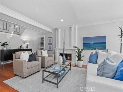 525  Vista Flora  , Newport Beach, CA