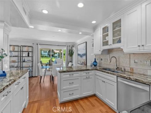 525  Vista Flora  , Newport Beach, CA
