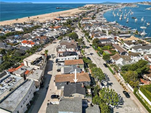 1613 E Balboa  , Newport Beach, CA