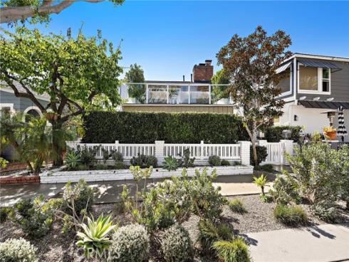 1613 E Balboa  , Newport Beach, CA