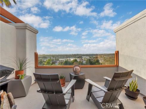 128  Villa Point  , Newport Beach, CA