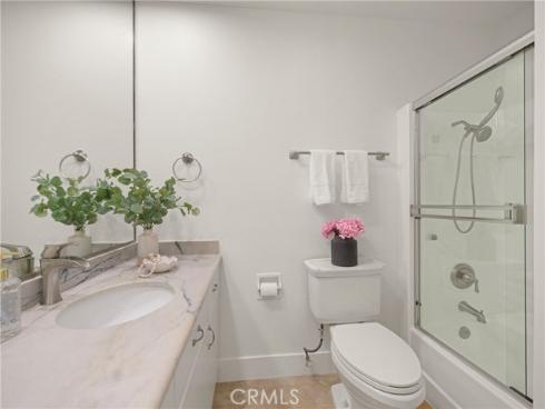 102  Scholz  34  Plaza, Newport Beach, CA