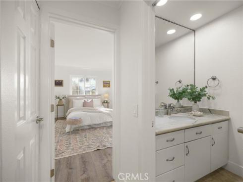 102  Scholz  34  Plaza, Newport Beach, CA