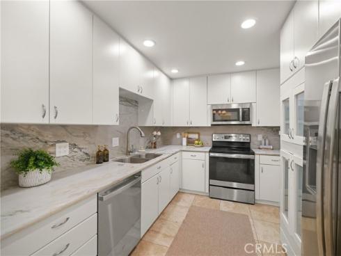 102  Scholz  34  Plaza, Newport Beach, CA