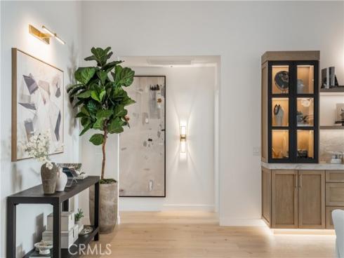 2436  Holiday  , Newport Beach, CA
