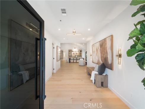 2436  Holiday  , Newport Beach, CA