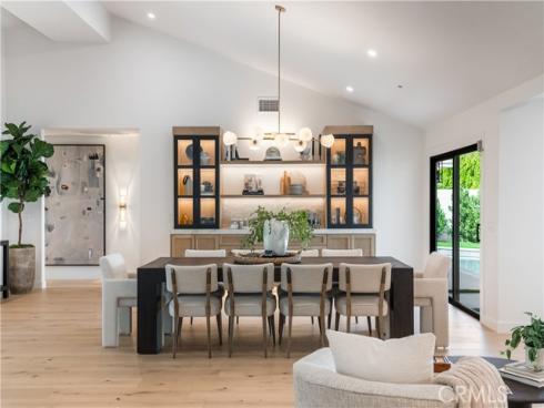 2436  Holiday  , Newport Beach, CA