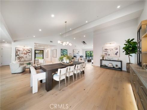 2436  Holiday  , Newport Beach, CA
