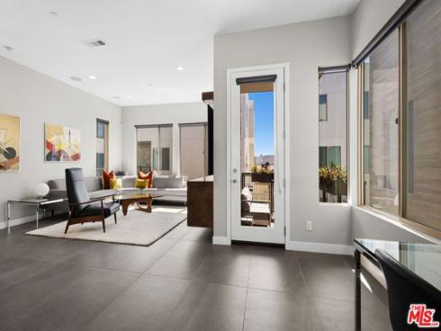 19 Ebb Tide Circle, Newport Beach, CA