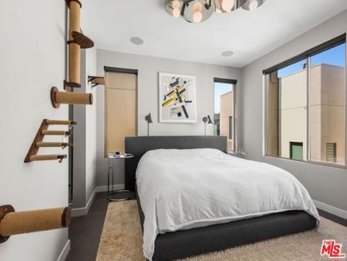 19 Ebb Tide Circle, Newport Beach, CA