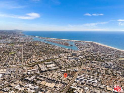 19 Ebb Tide Circle, Newport Beach, CA