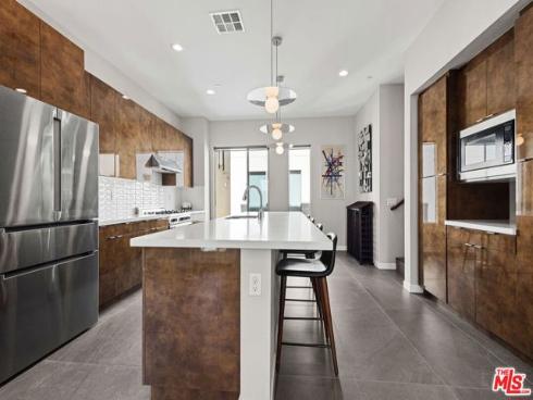 19 Ebb Tide Circle, Newport Beach, CA