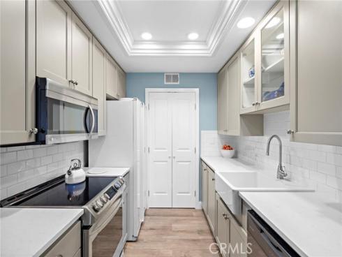 140  Villa Point  , Newport Beach, CA