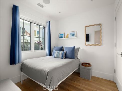 400  40th Street  , Newport Beach, CA