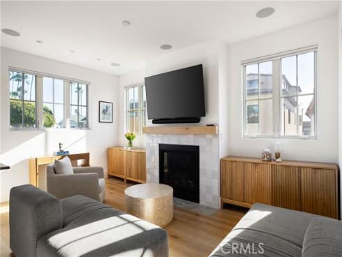 400  40th Street  , Newport Beach, CA