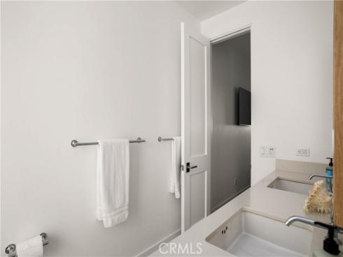 400  40th Street  , Newport Beach, CA