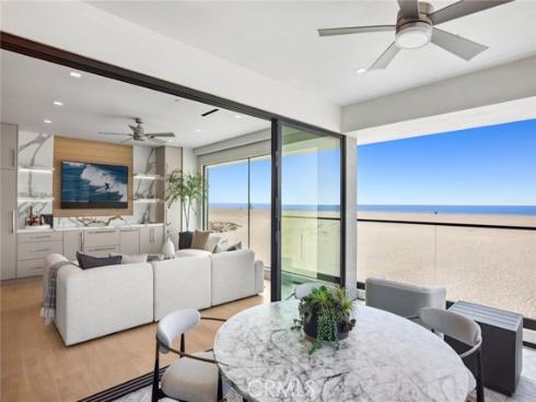 706 W Oceanfront  , Newport Beach, CA