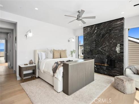 706 W Oceanfront  , Newport Beach, CA