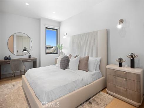 706 W Oceanfront  , Newport Beach, CA