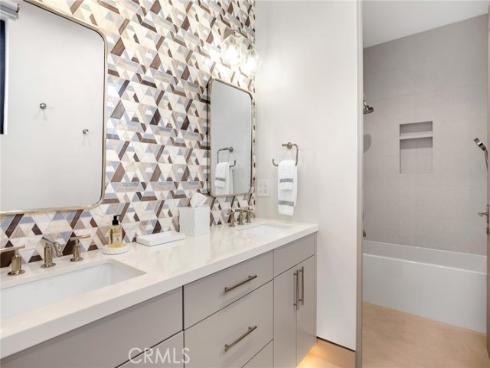 706 W Oceanfront  , Newport Beach, CA