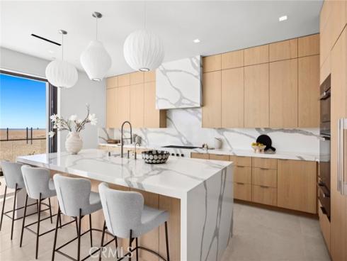 706 W Oceanfront  , Newport Beach, CA