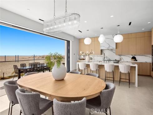 706 W Oceanfront  , Newport Beach, CA