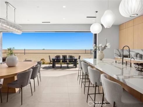 706 W Oceanfront  , Newport Beach, CA