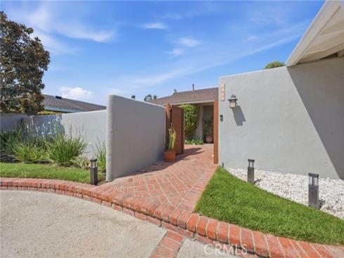 1633  Santiago  , Newport Beach, CA