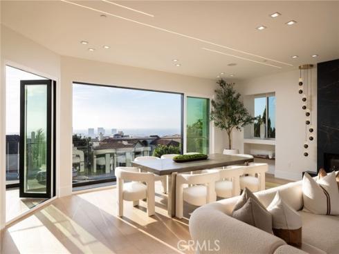 4  Narbonne  , Newport Beach, CA