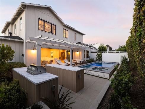 1423  Mariners  , Newport Beach, CA