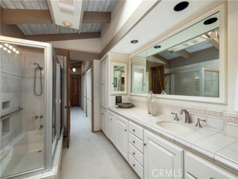 47  Linda Isle  , Newport Beach, CA