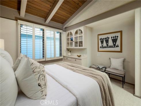 47  Linda Isle  , Newport Beach, CA