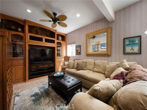 327  Onyx  , Newport Beach, CA