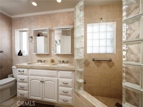 327  Onyx  , Newport Beach, CA