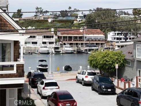 327  Onyx  , Newport Beach, CA