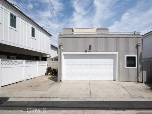 327  Onyx  , Newport Beach, CA