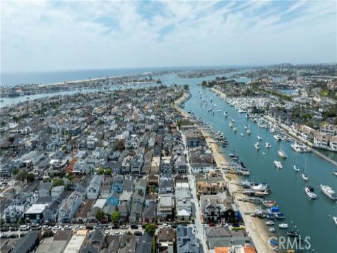 327  Onyx  , Newport Beach, CA