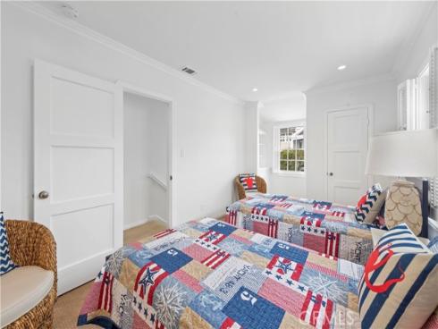 224  Amethyst  , Newport Beach, CA