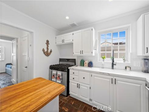 224  Amethyst  , Newport Beach, CA