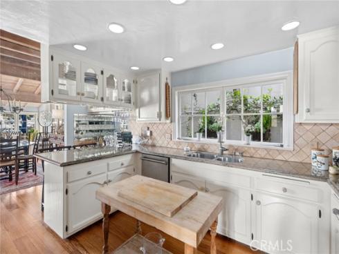 323 E Bay Front  , Newport Beach, CA