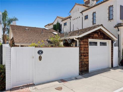 323 E Bay Front  , Newport Beach, CA