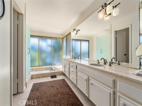 10  Rue Valbonne  , Newport Beach, CA