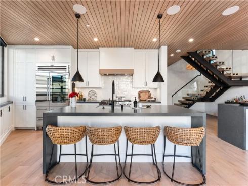 109  Turquoise  , Newport Beach, CA