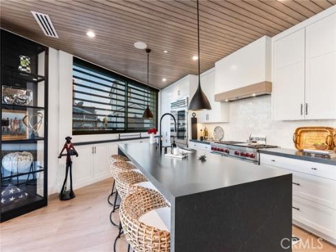 109  Turquoise  , Newport Beach, CA