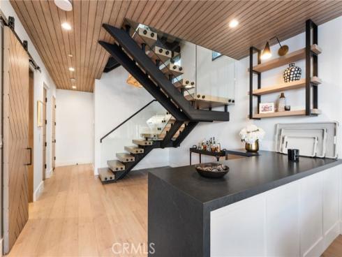 109  Turquoise  , Newport Beach, CA