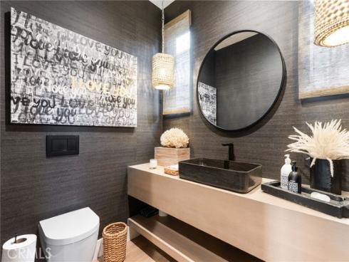 109  Turquoise  , Newport Beach, CA