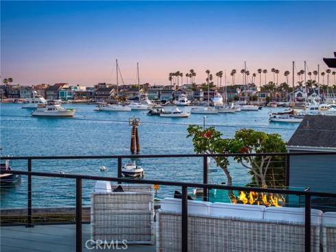 109  Turquoise  , Newport Beach, CA