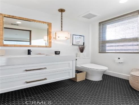 109  Turquoise  , Newport Beach, CA