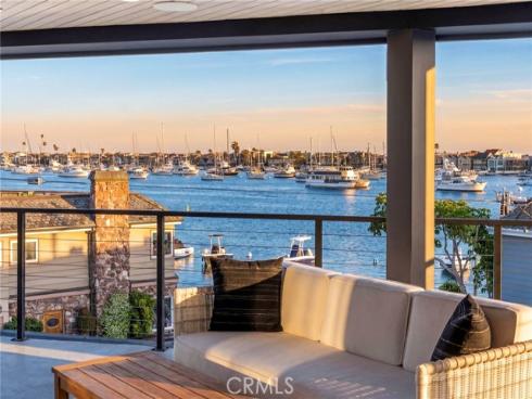 109  Turquoise  , Newport Beach, CA